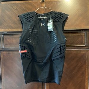 Men’s Under Armour sleeveless Heat Gear padded football/athletic shirt